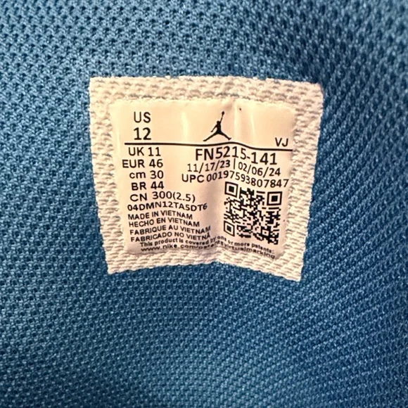 Air Jordan 1 Mid SE - Picture 4 of 6